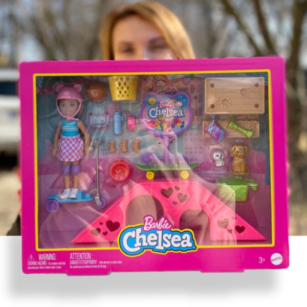 Игровой набор с Куклой Barbie Chelsea Doll & Skate Park Playset HJY35 КБ0096 фото