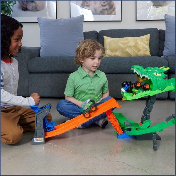 Игровой набор Hot Wheels Monster Trucks Драконичьи гонки с машинками JFR06 ХВ0065 фото