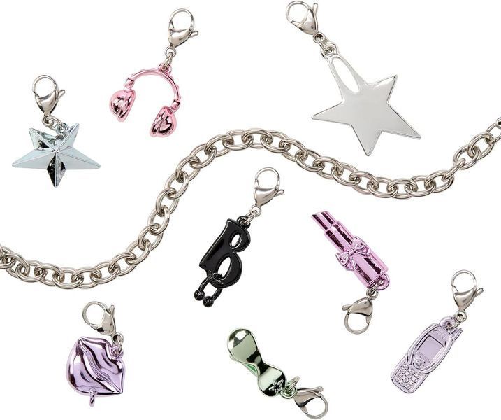 Кукла Bratz Charms Sasha Charm Bracelet - Братц Шарм Саша с Коллекционным браслетом-подвеской 599364 БЦ0035 фото